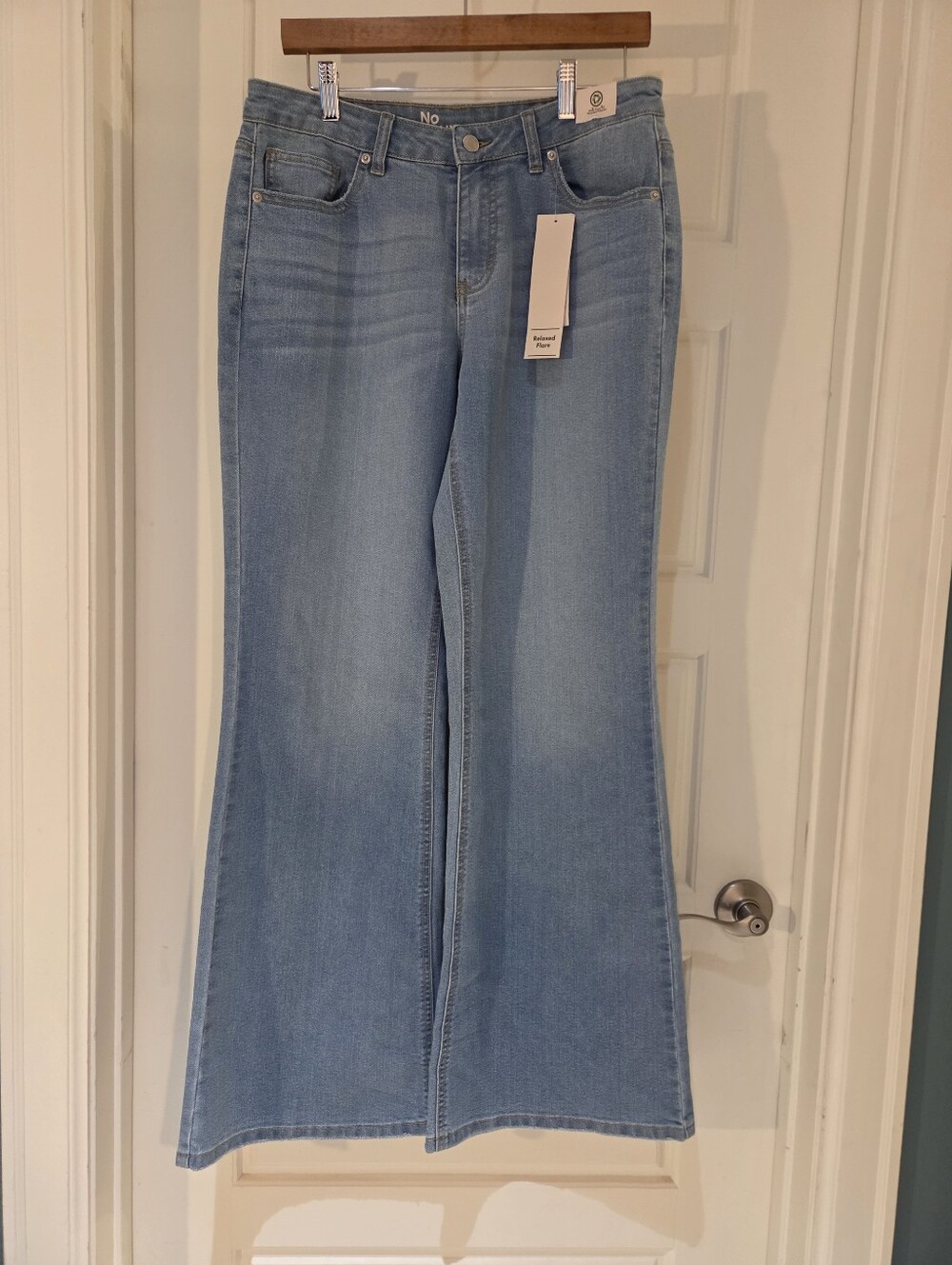 Relaxed Flare Mid Rise Jeans Size 8
